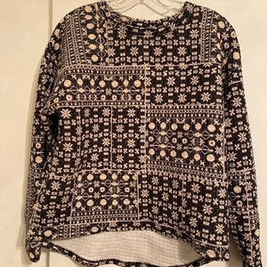 H&M Black Snowflake Quilted High and Low Women’s Top Size Small